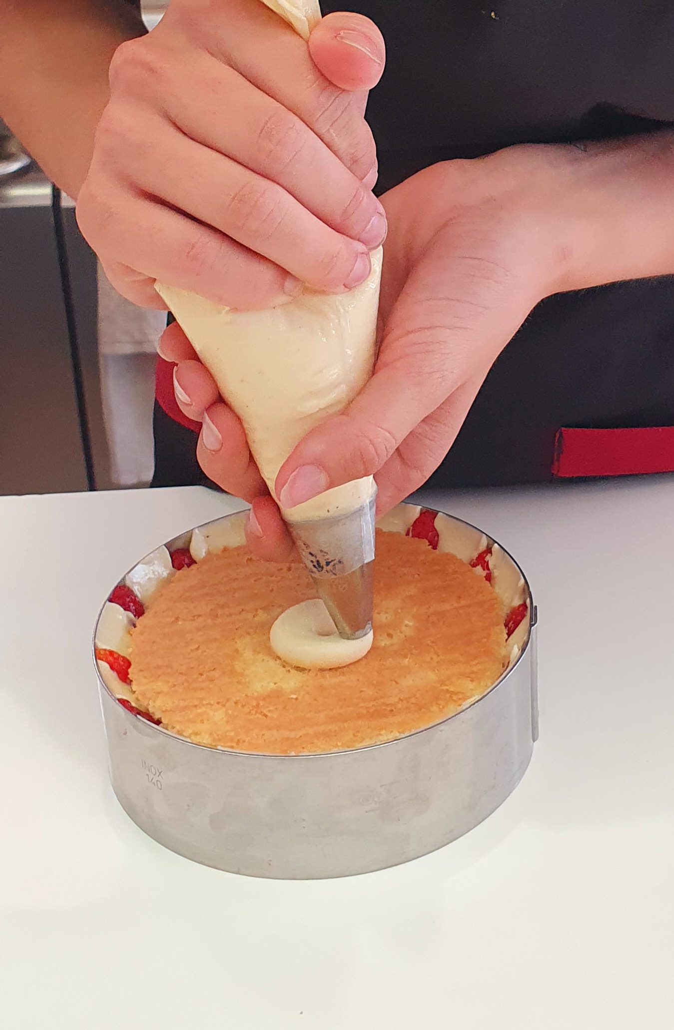 Formation-professionnelle-pâtisserie-poche-à-douille-mygato-lyon
